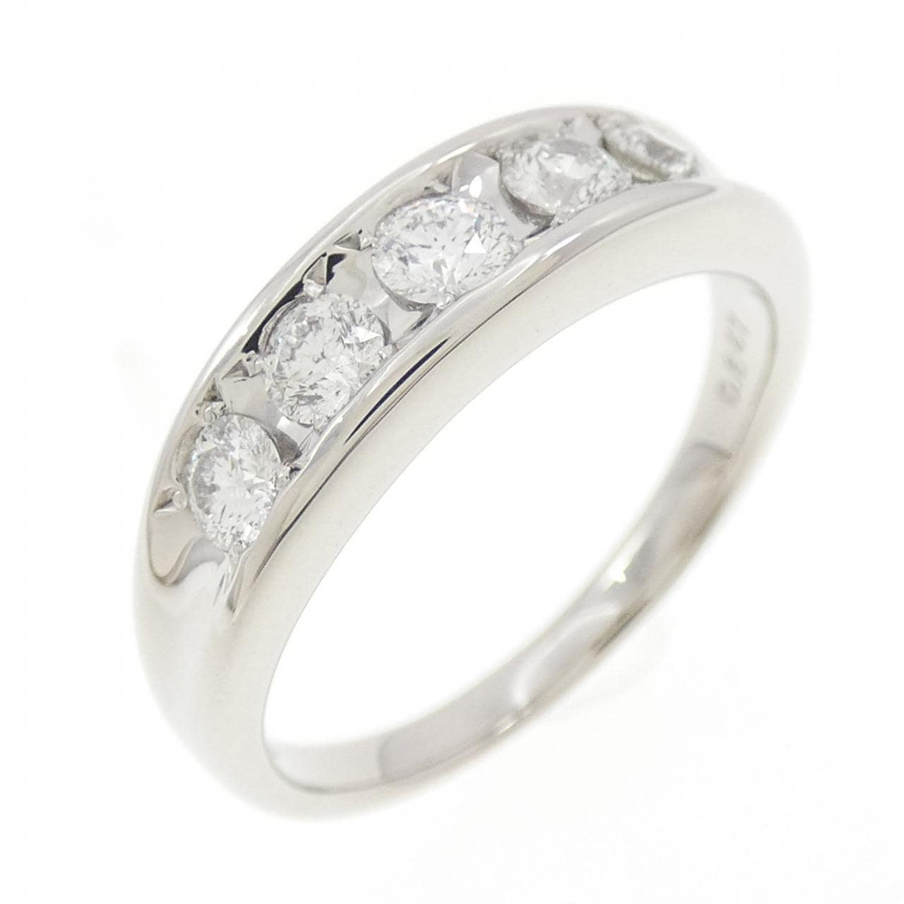 PT900钻石戒指，0.547克拉