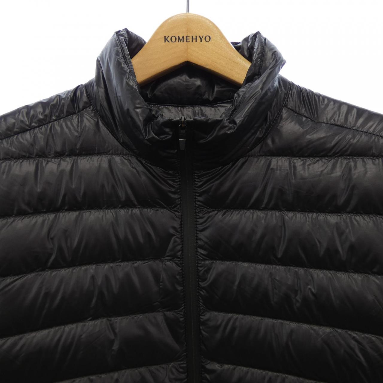 モンクレール MONCLER ダウンジャケット