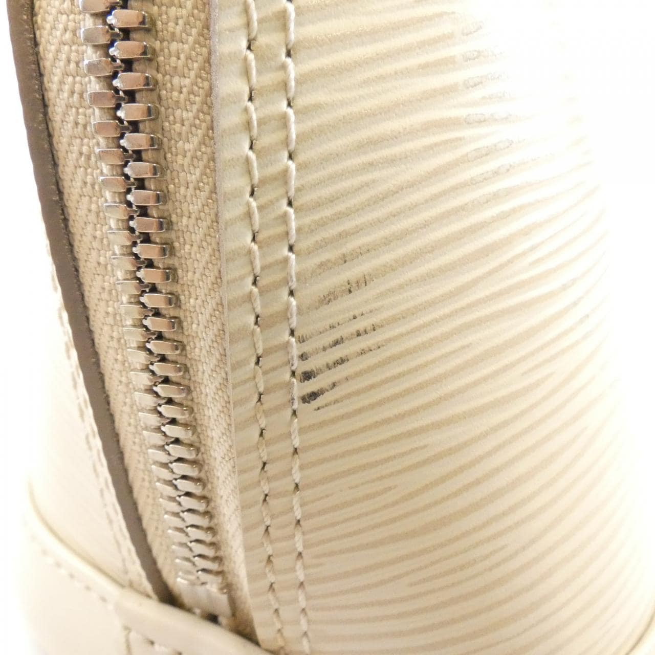 ルイヴィトン エピ アルマBB M4085J バッグ