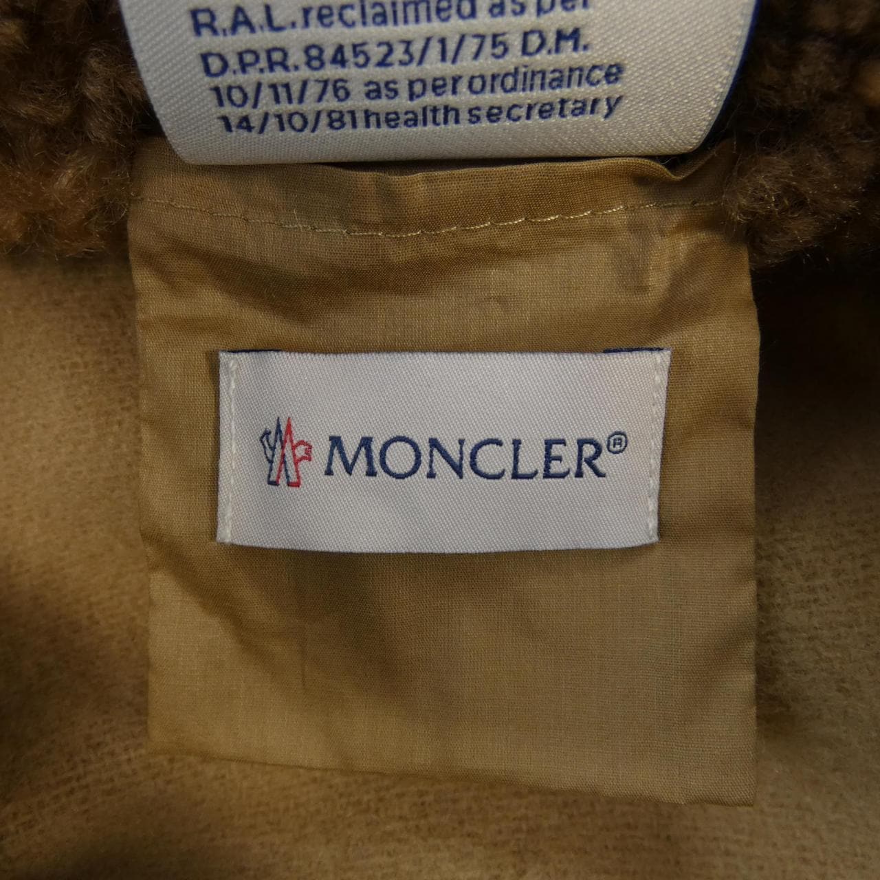 モンクレール MONCLER ケープ