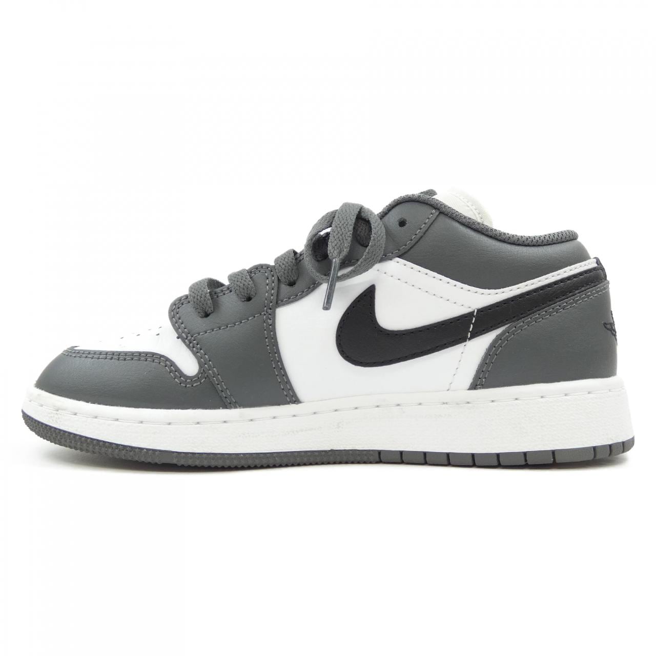 ナイキ ジョーダン NIKE JORDAN スニーカー