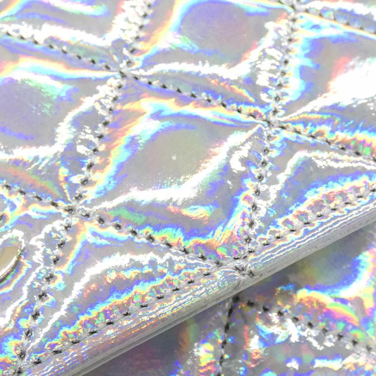 シャネル タイムレスクラシック ライン チェーンウォレット