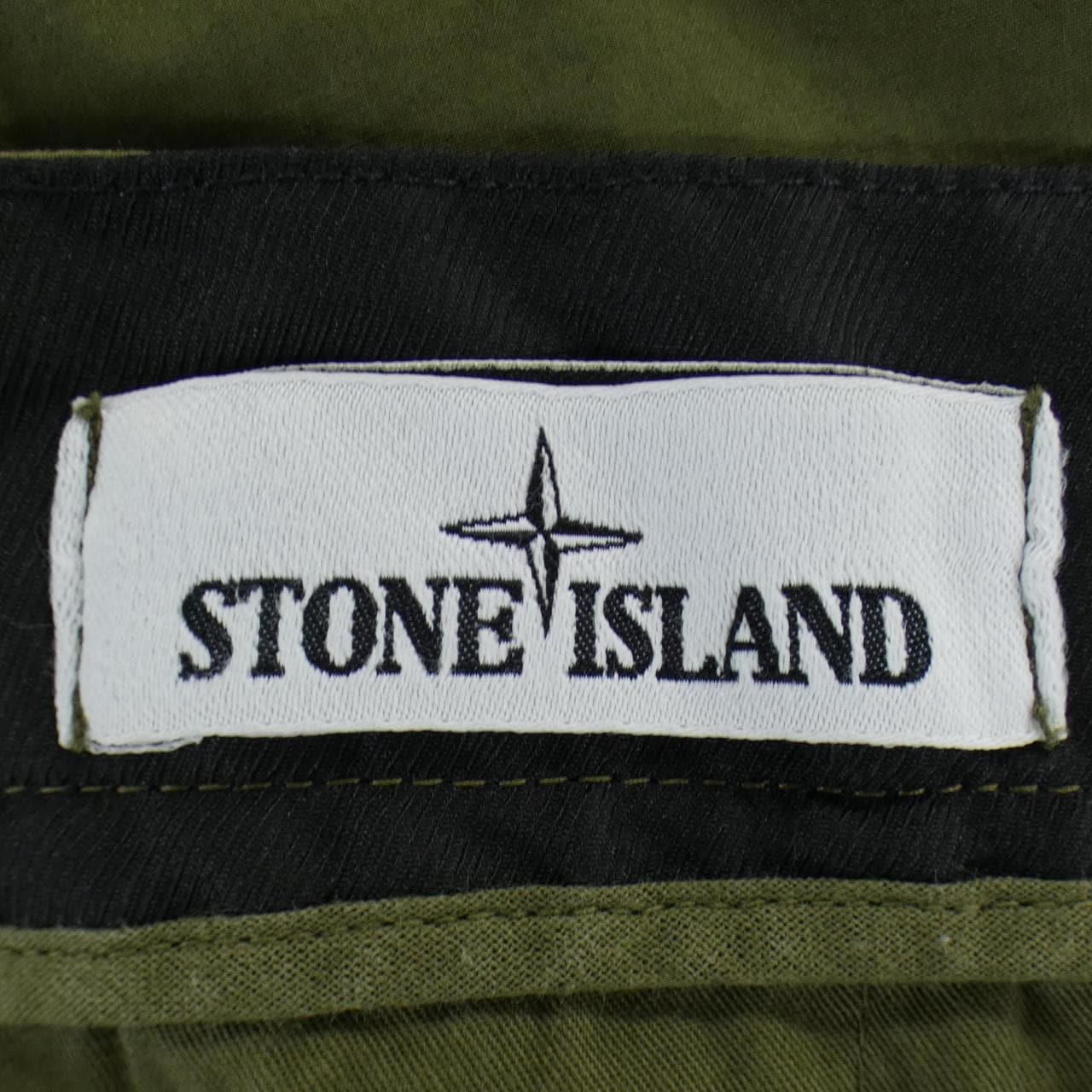 ストーンアイランド STONE ISLAND 7415L0803 ショートパンツ
