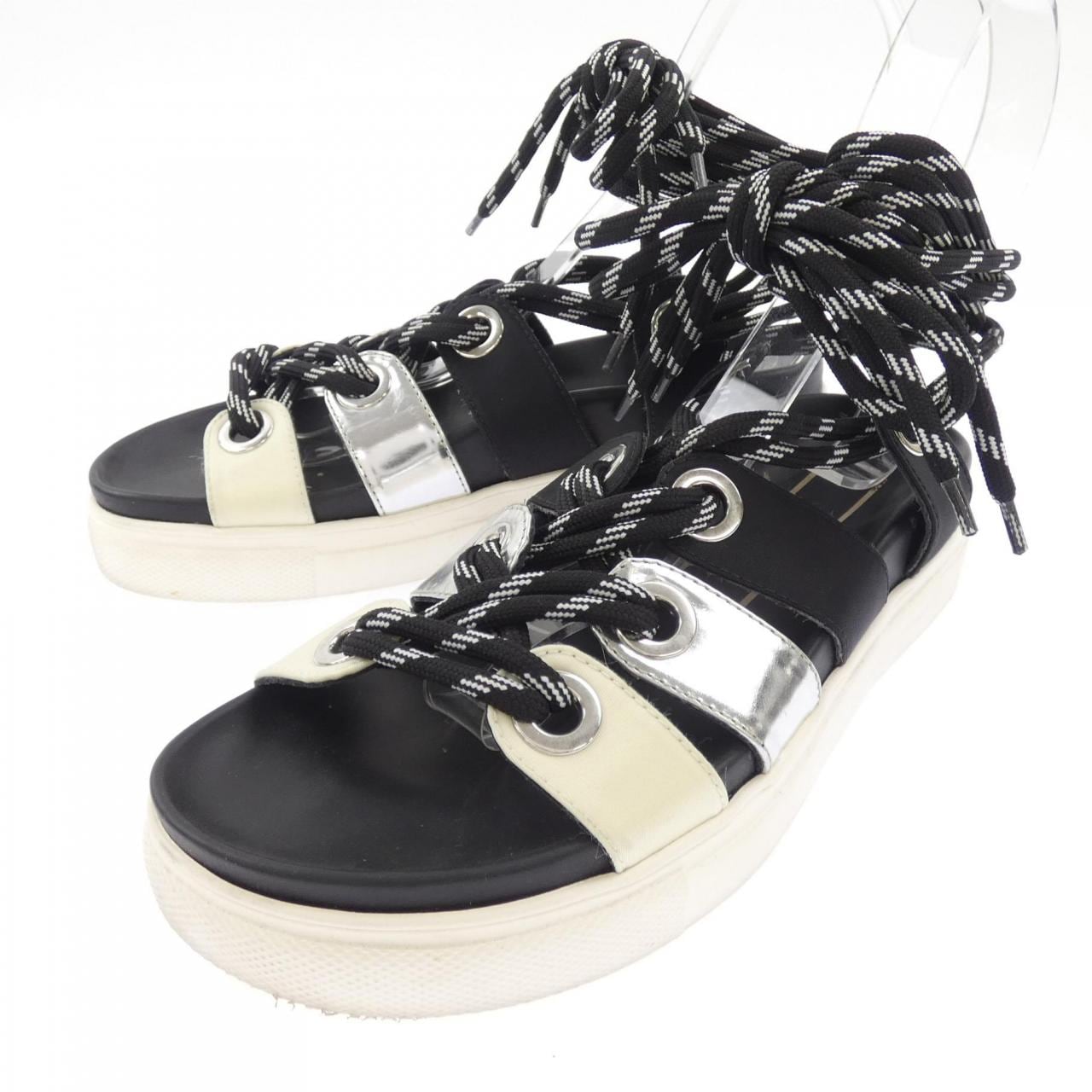 ヌメロヴェントゥーノ N°21 サンダル