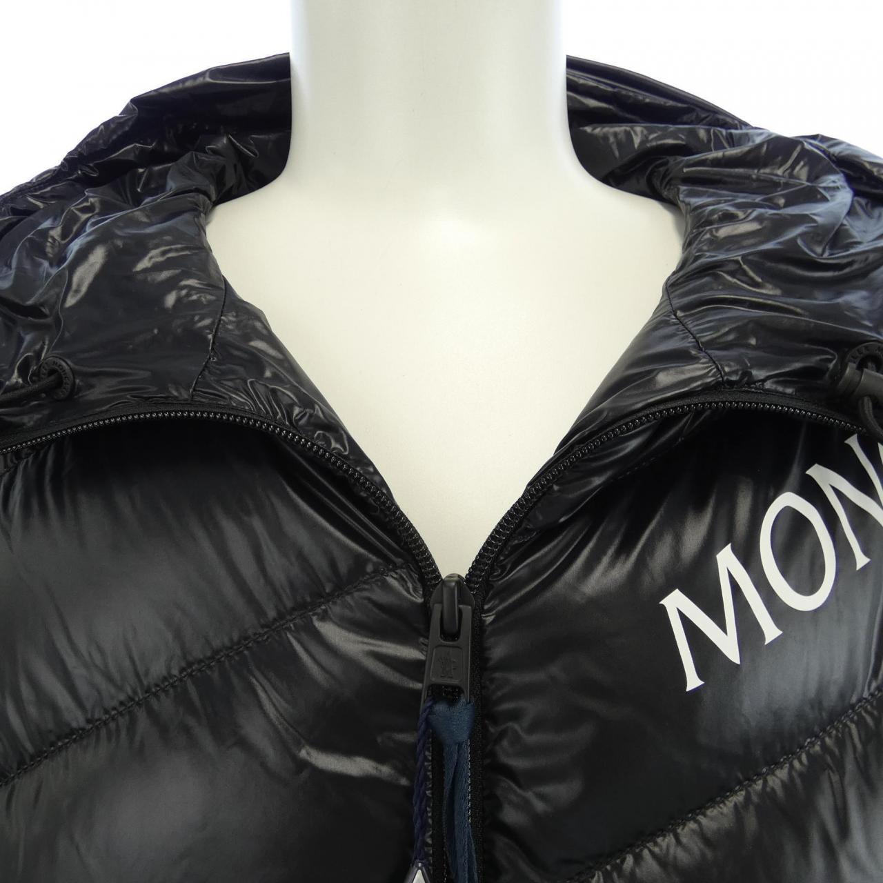 モンクレール MONCLER ダウンジャケット