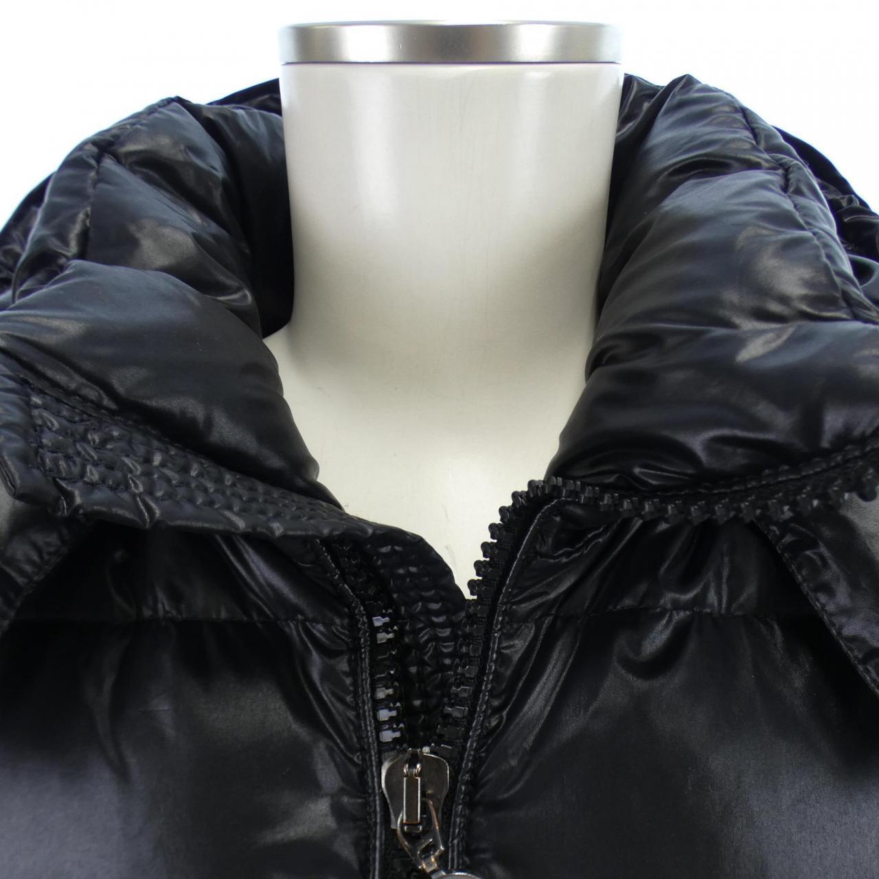 モンクレール MONCLER ダウンジャケット