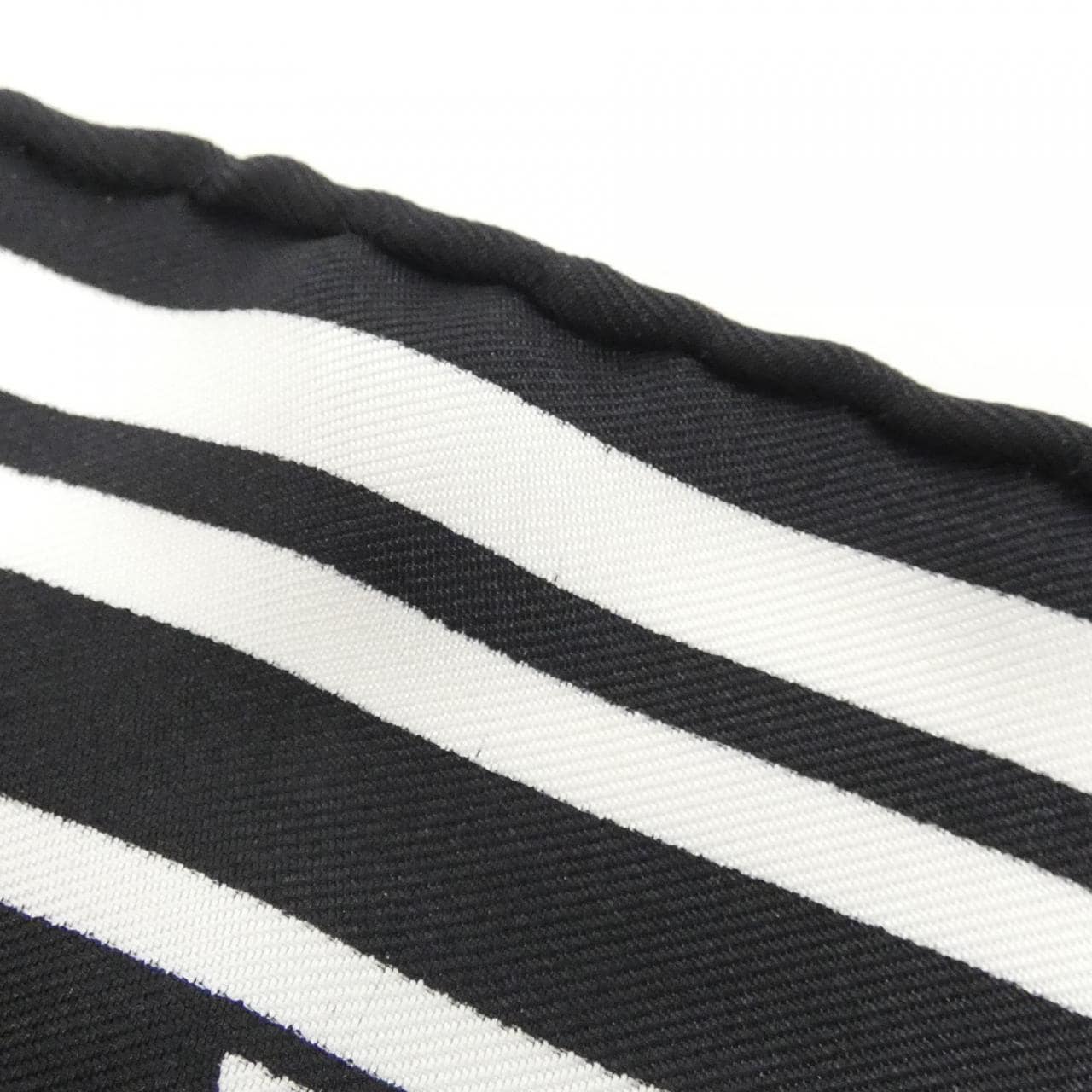 ルイヴィトン (LV X UF) カレ モノグラム M76554 スカーフ