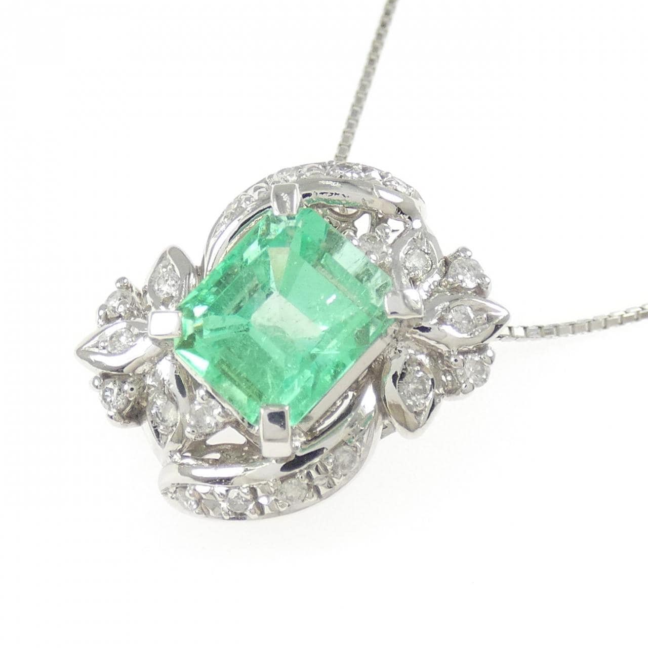 PT900/PT850 エメラルド ネックレス 2.38CT