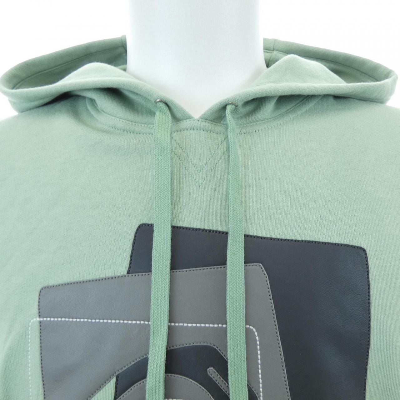 エルメス HERMES フーデッドパーカレザーパッチ　ETRIERS DECALES 367800HA パーカー