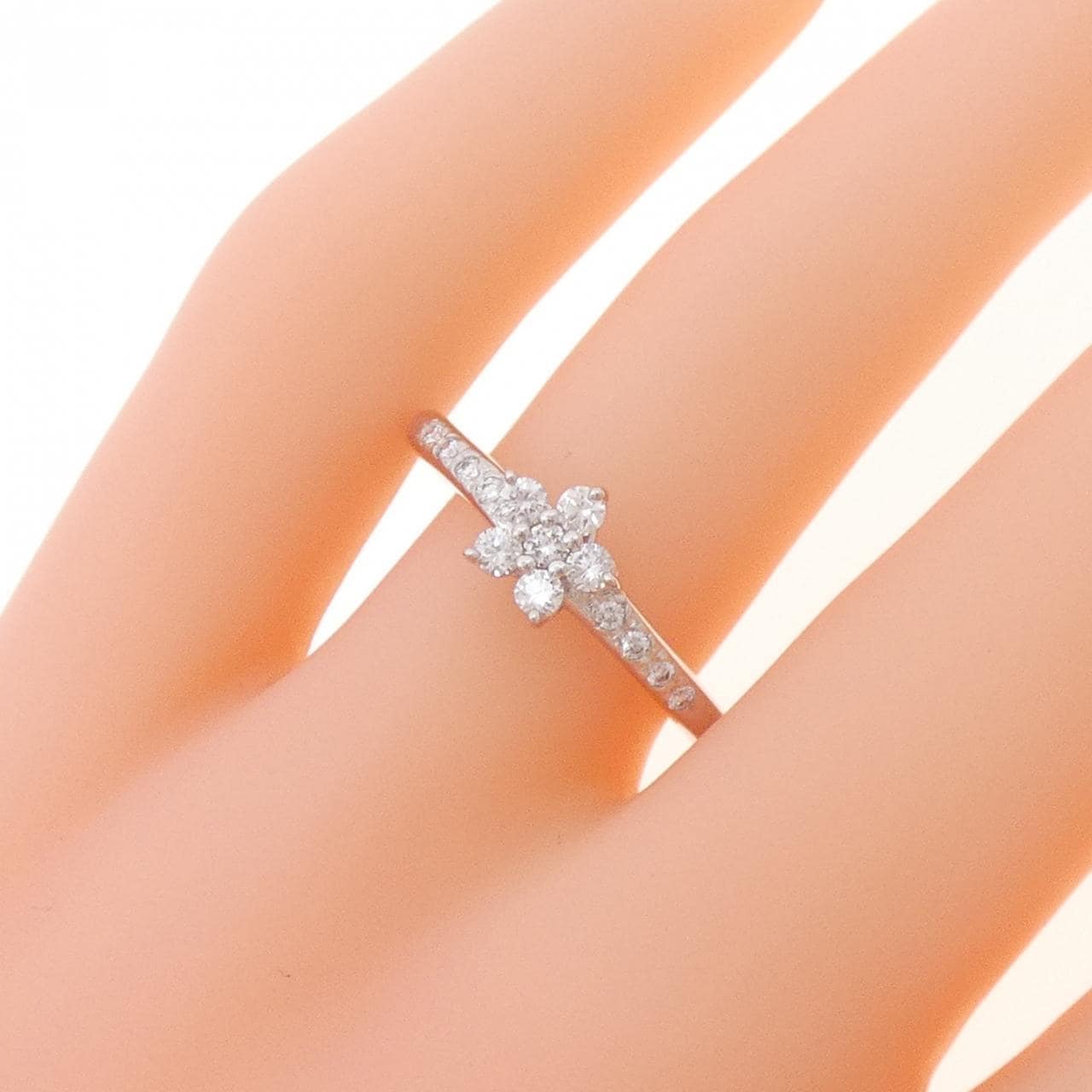 Tasaki花朵鑽石戒指0.25CT