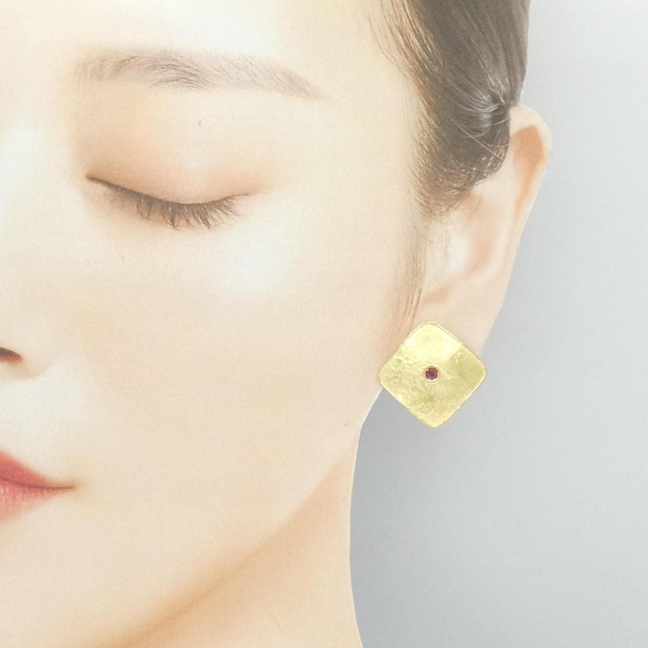 750YG/K18YG紅寶石耳釘