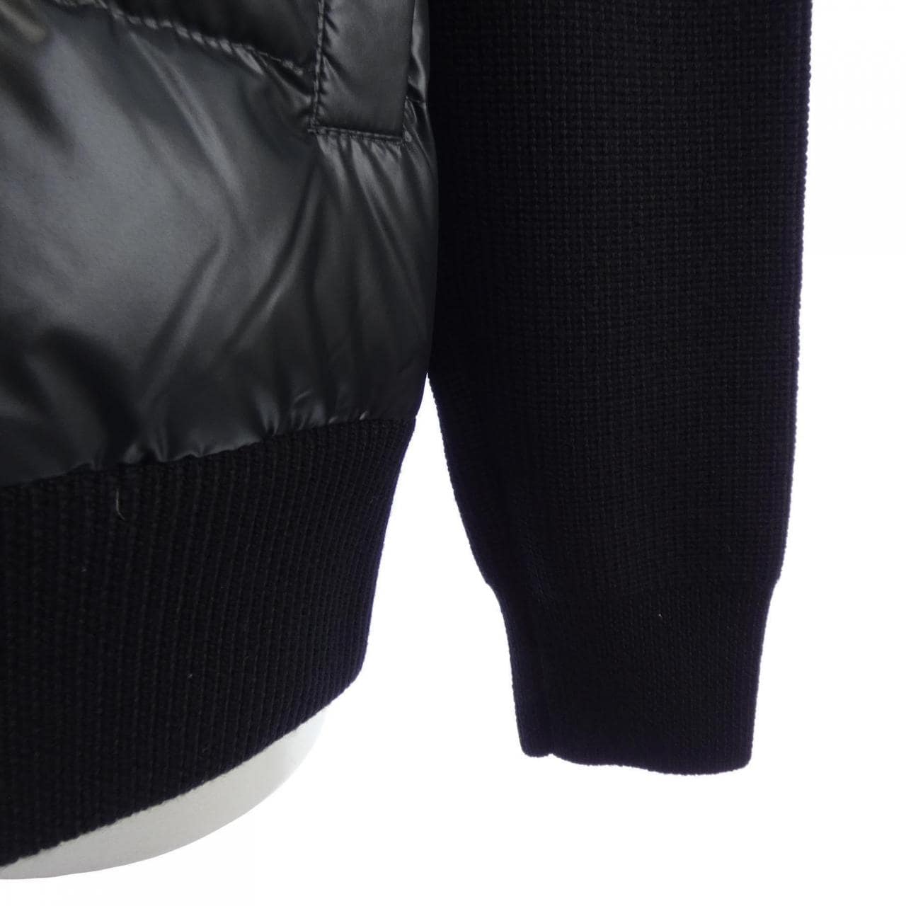 【新品】モンクレール MONCLER 20919B00028 M1131 ダウンジャケット