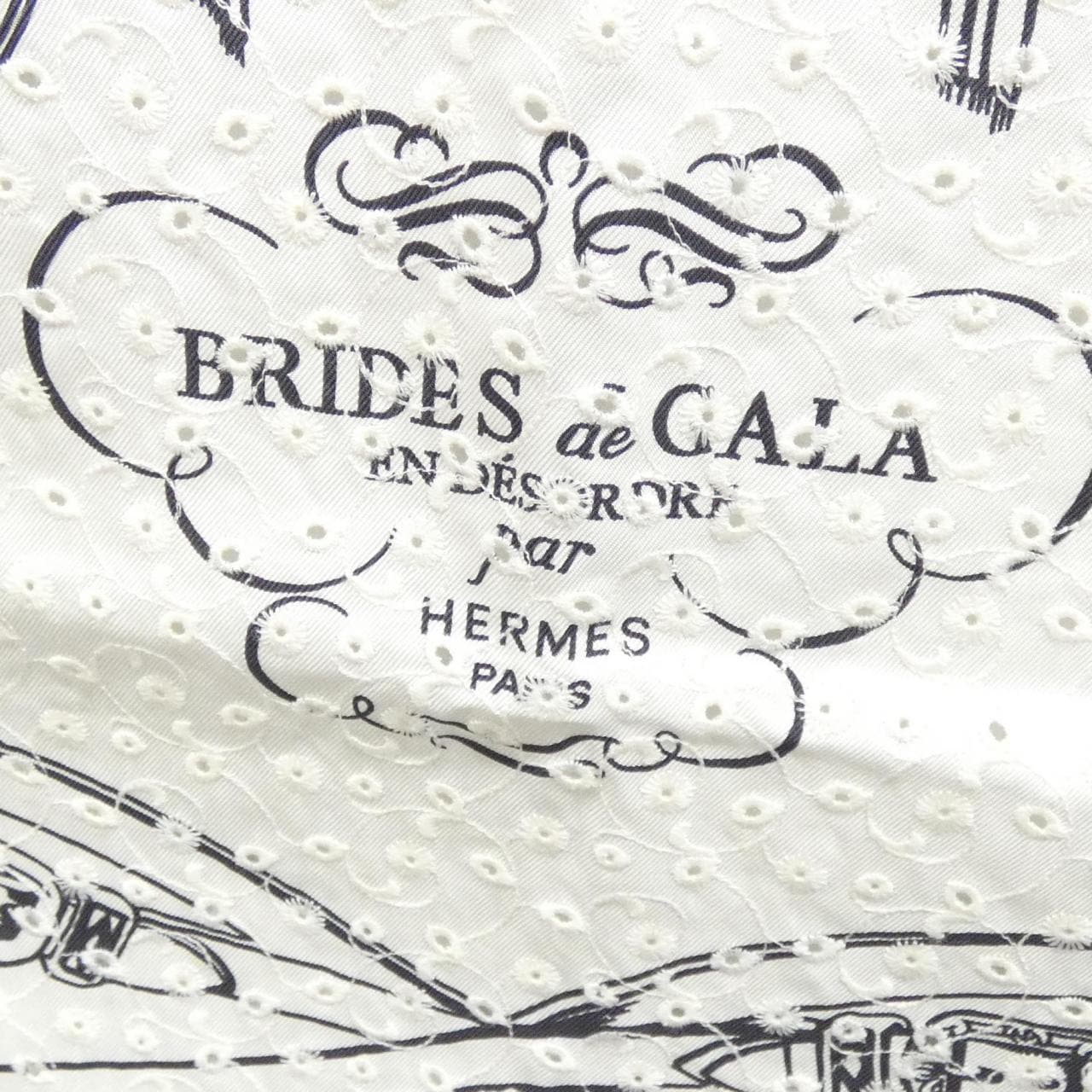エルメス CARRE BRODERIE ANGLAISE 983529S スカーフ