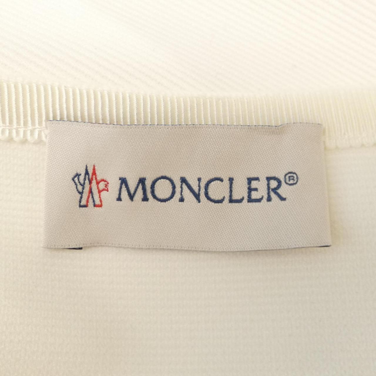 モンクレール MONCLER ダウンジャケット