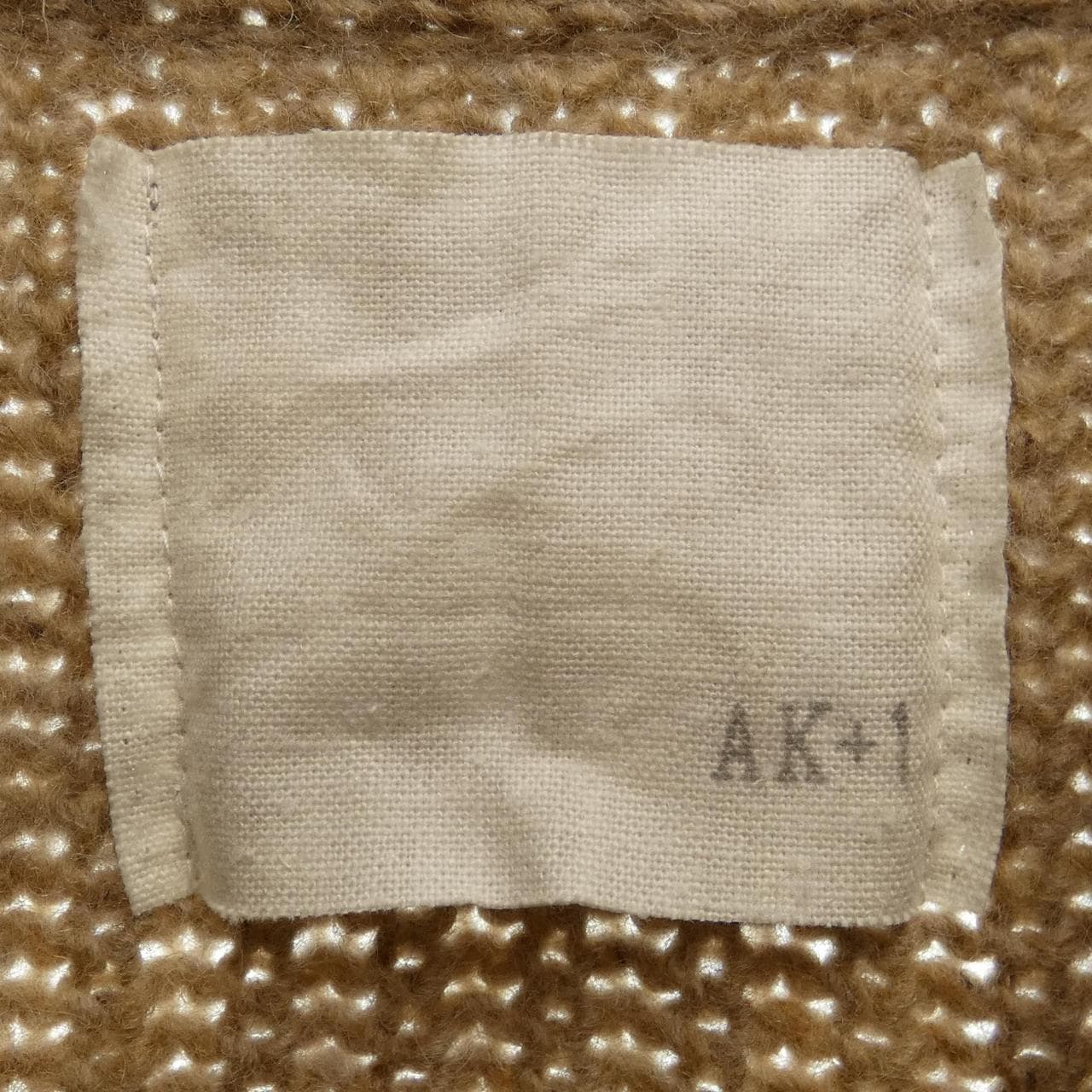 AK+1針織衫