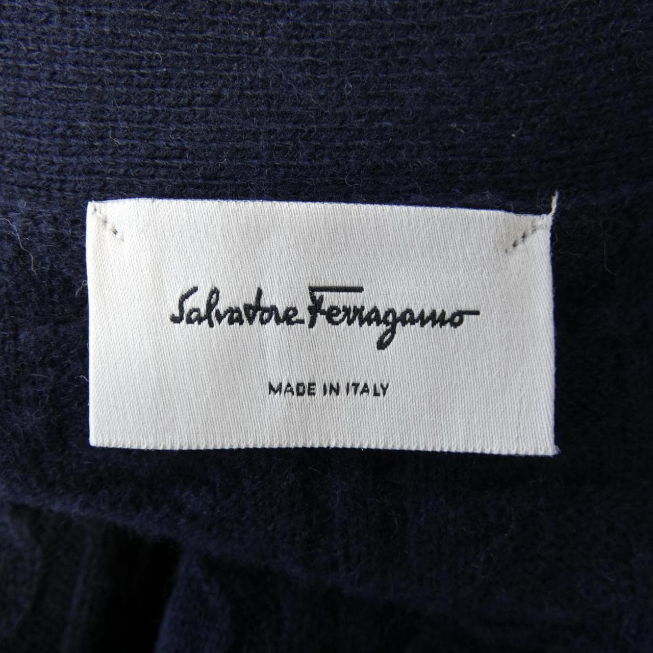 サルヴァトーレフェラガモ SALVATORE FERRAGAMO カーディガン