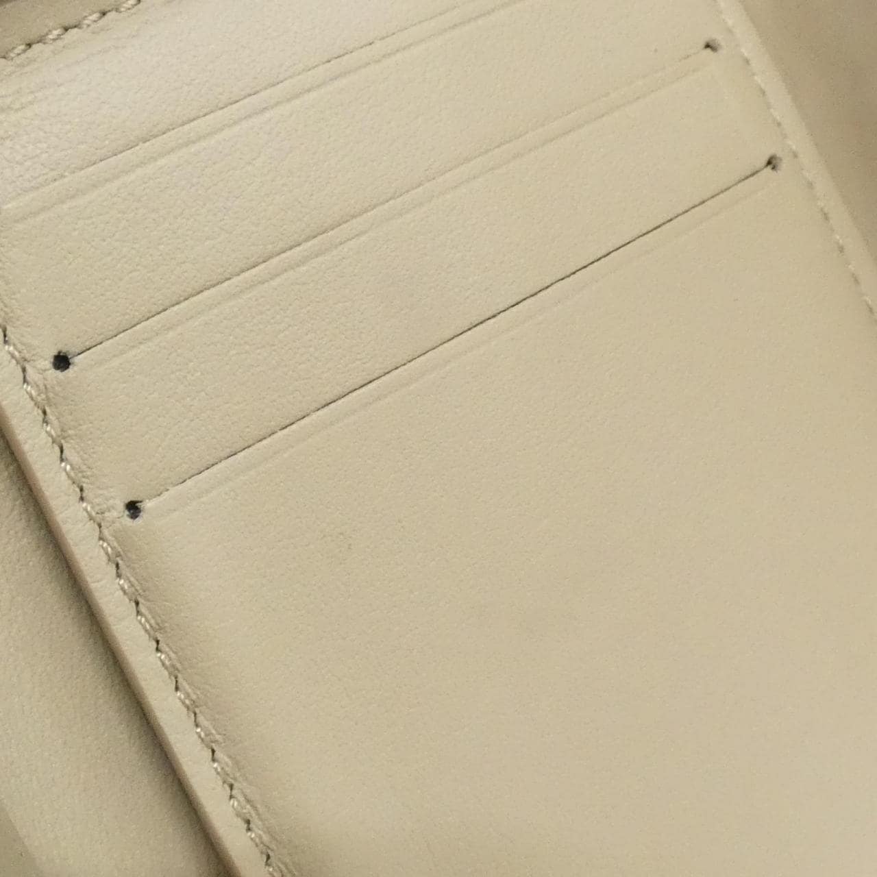 ルイヴィトン マヒナ ポルトフォイユ ヴィクトリーヌ M82680 財布