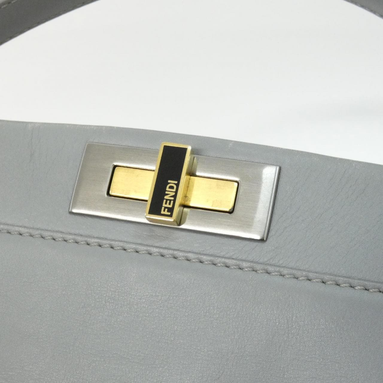 フェンディ ピーカブー 8BN210 FZN バッグ