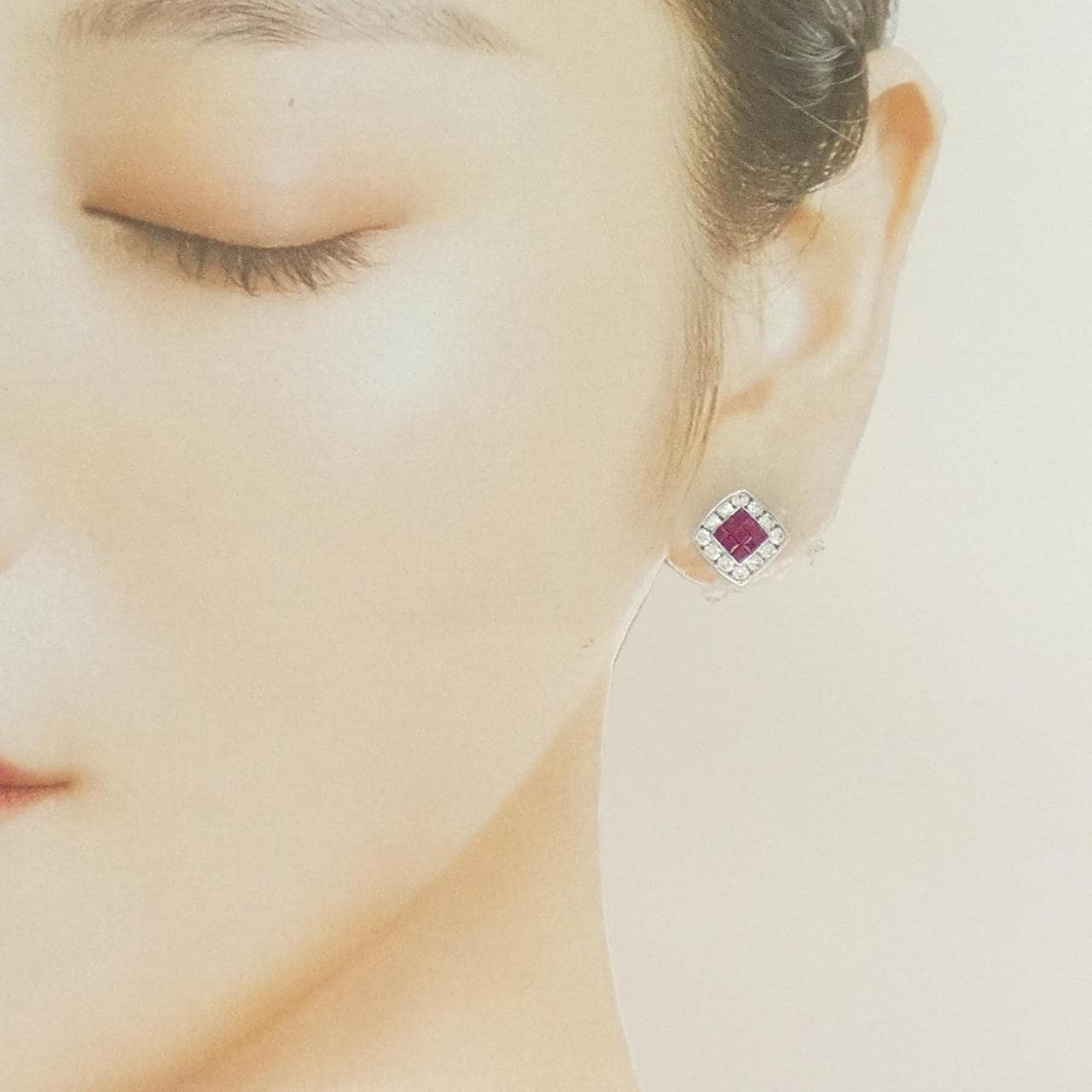 K18WG ルビー ピアス 0.56CT