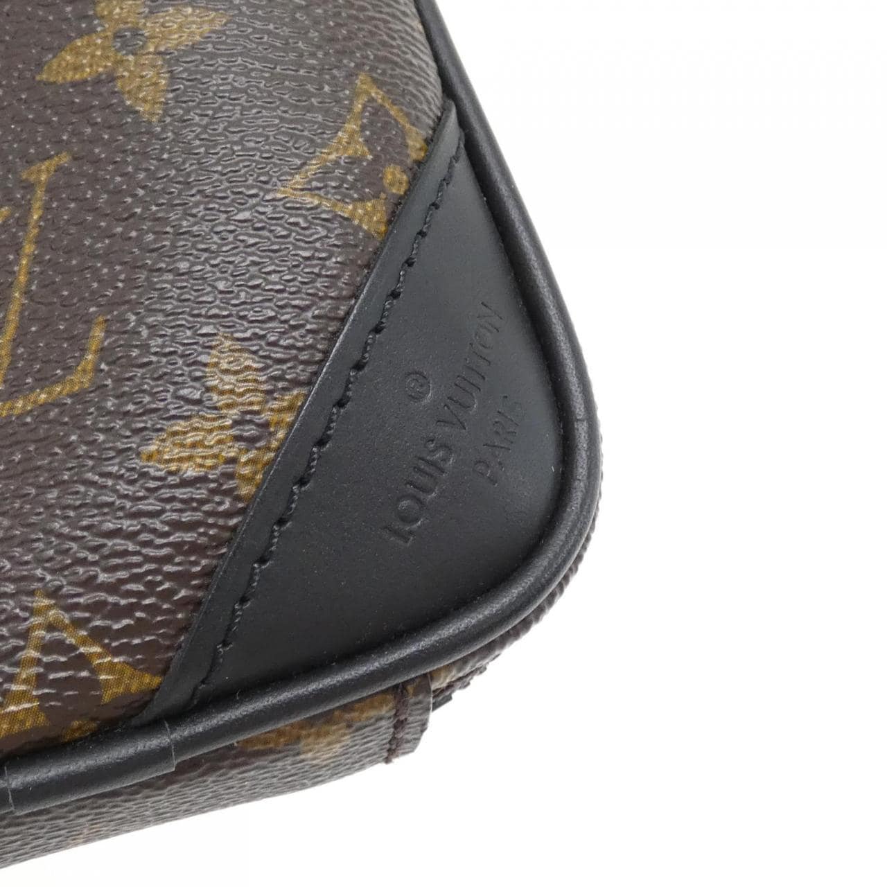 ルイヴィトン モノグラム ソーラーレイ ユティリティ ハーネスバッグ M44470 ショルダーバッグ