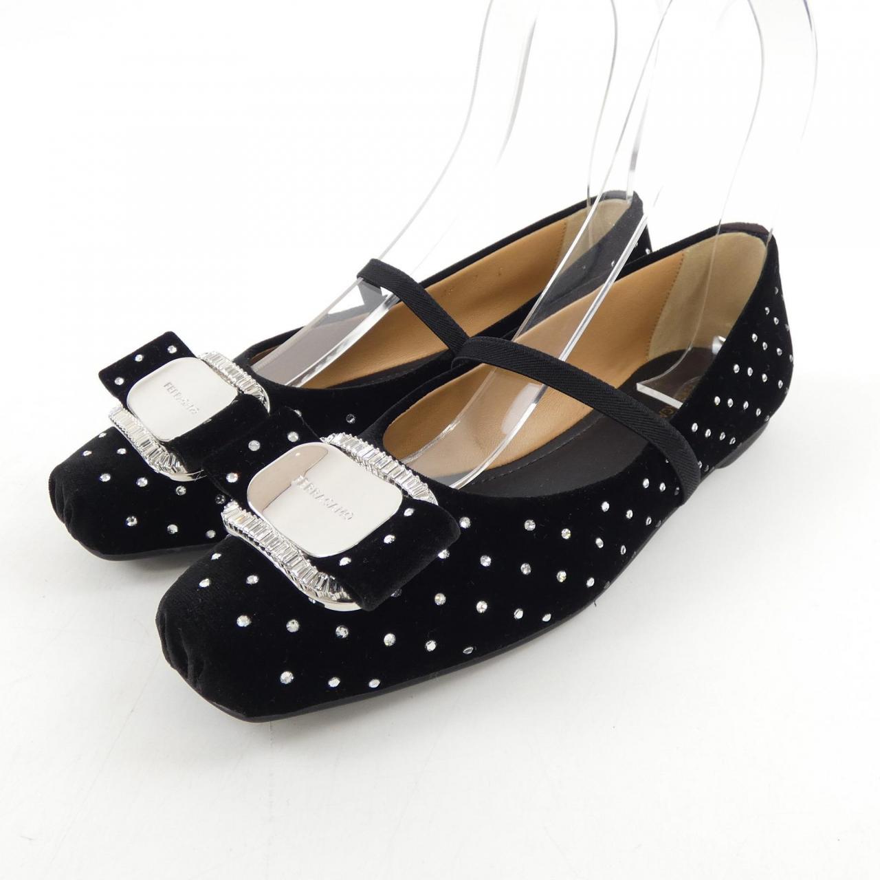 フェラガモ FERRAGAMO ZINA CRY フラットシューズ