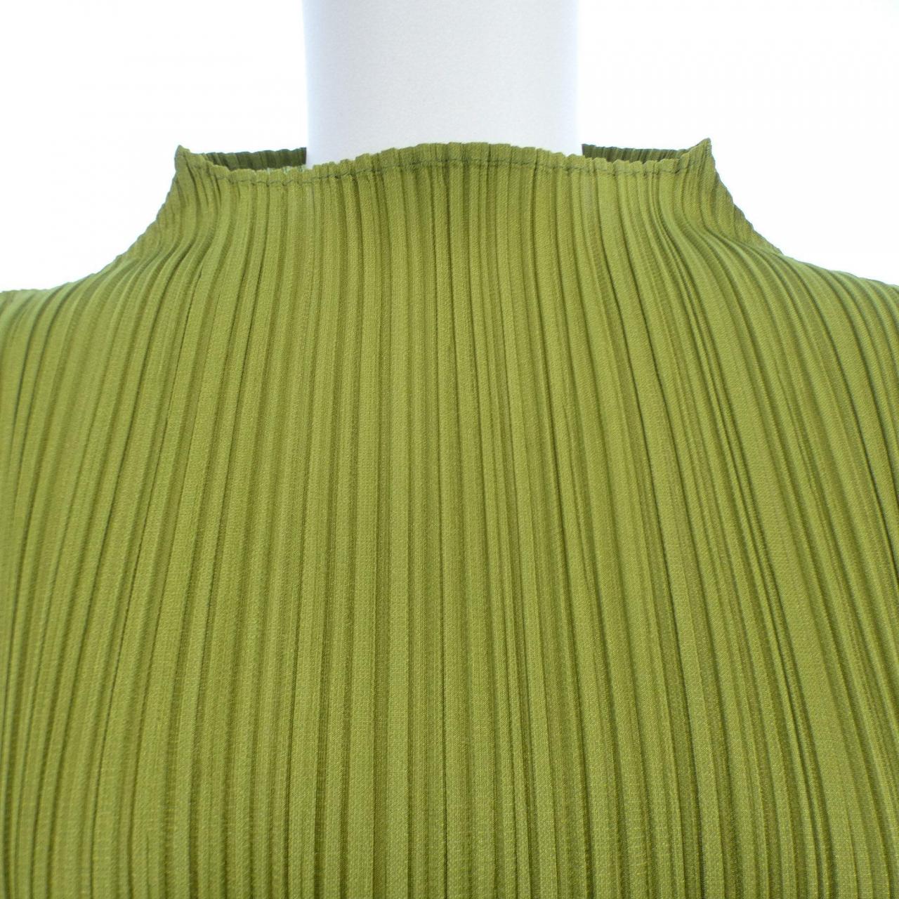 百褶PLEATS PLEASE上衣
