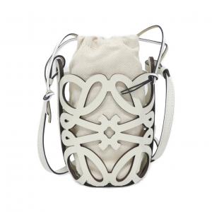 ロエベ アナグラム カット アウト ポケット C922Y62X07 ショルダーバッグ