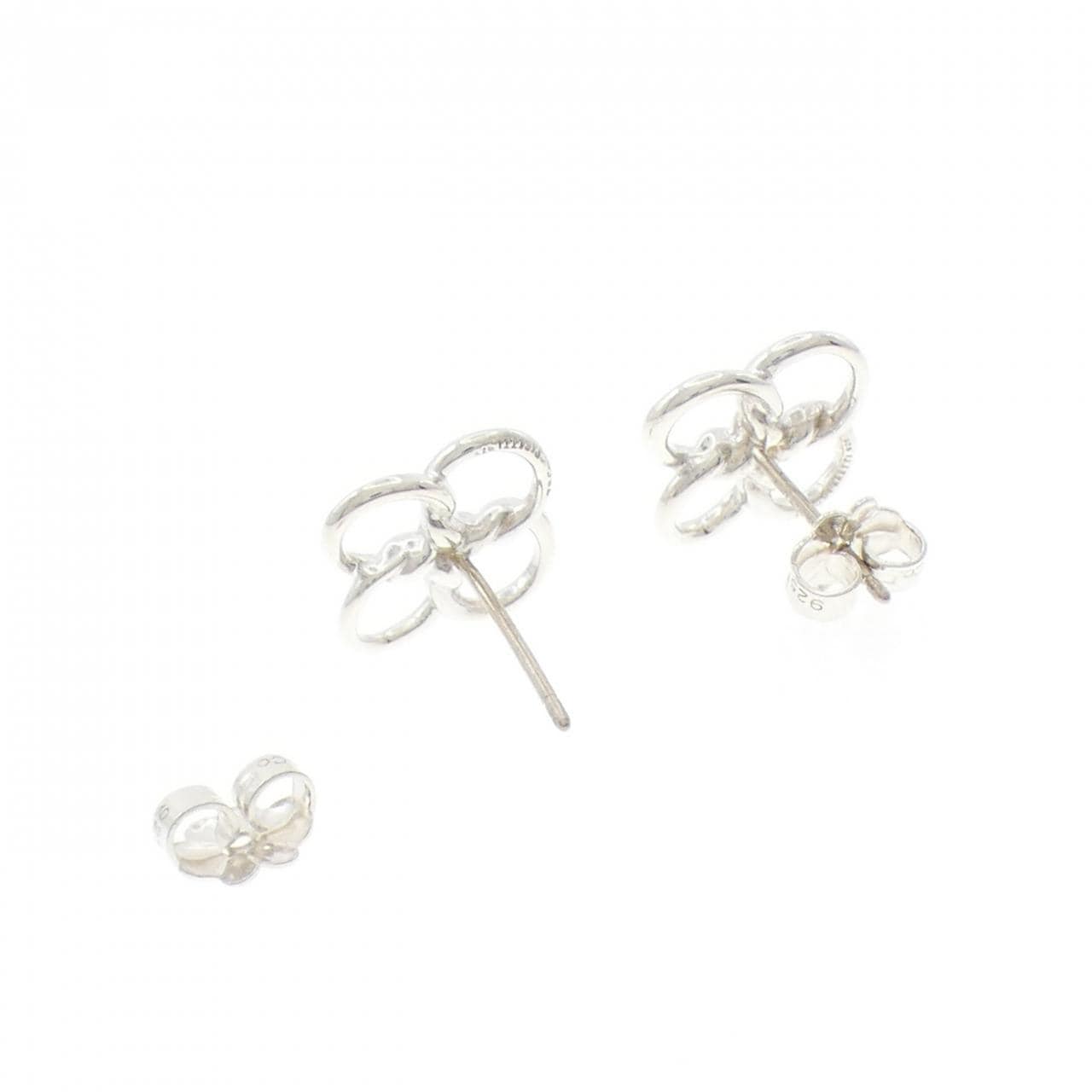 ティファニー クアドロフォリオ ミニ ピアス