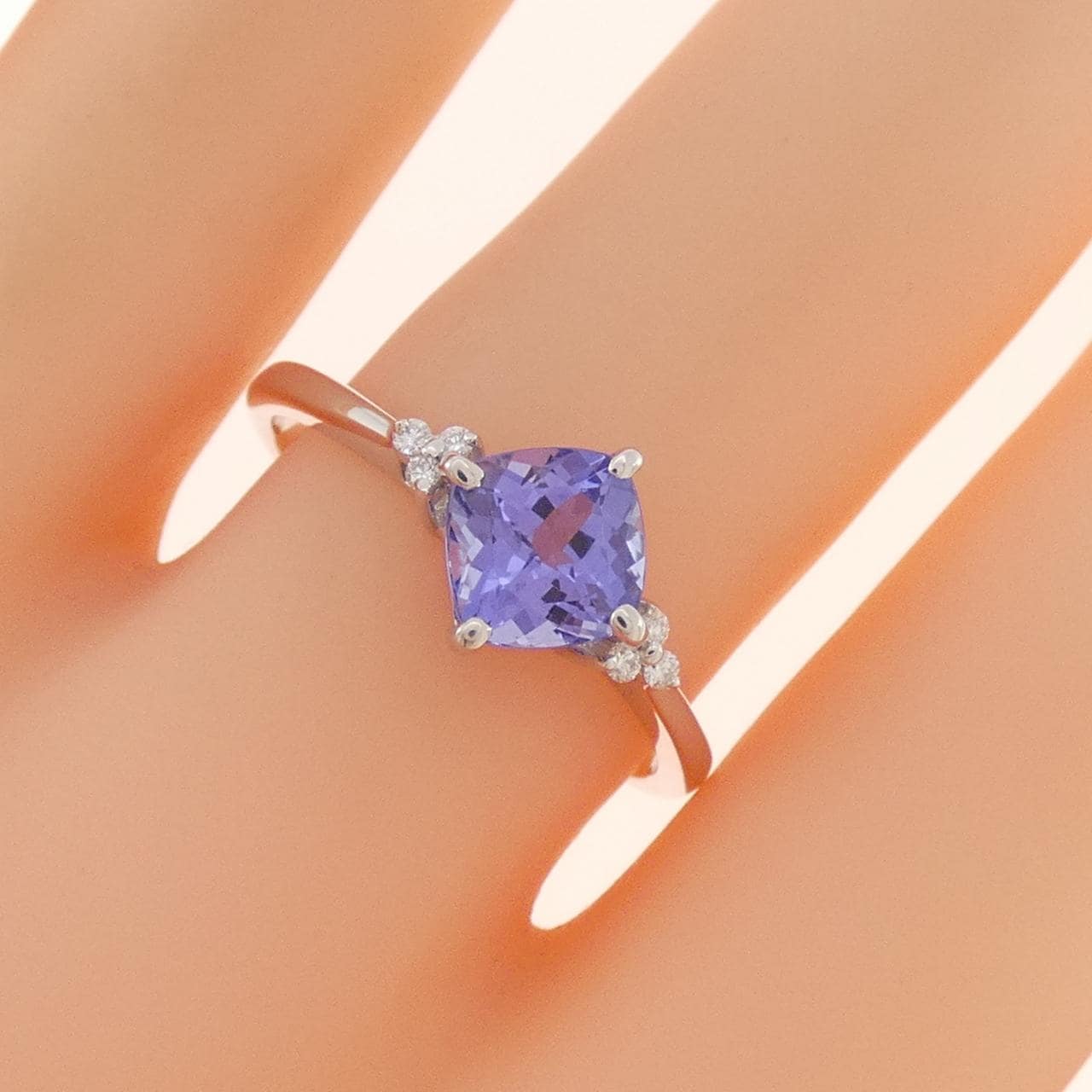 K18WG タンザナイト リング 1.00CT