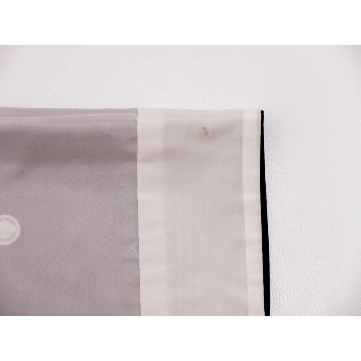 留袖　金彩友禅刺繍入り　丸に花菱