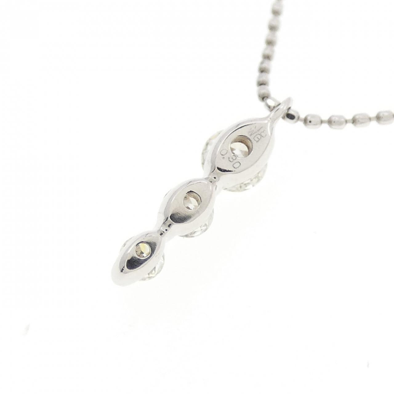 K18WG スリーストーン ダイヤモンド ネックレス 0.30CT