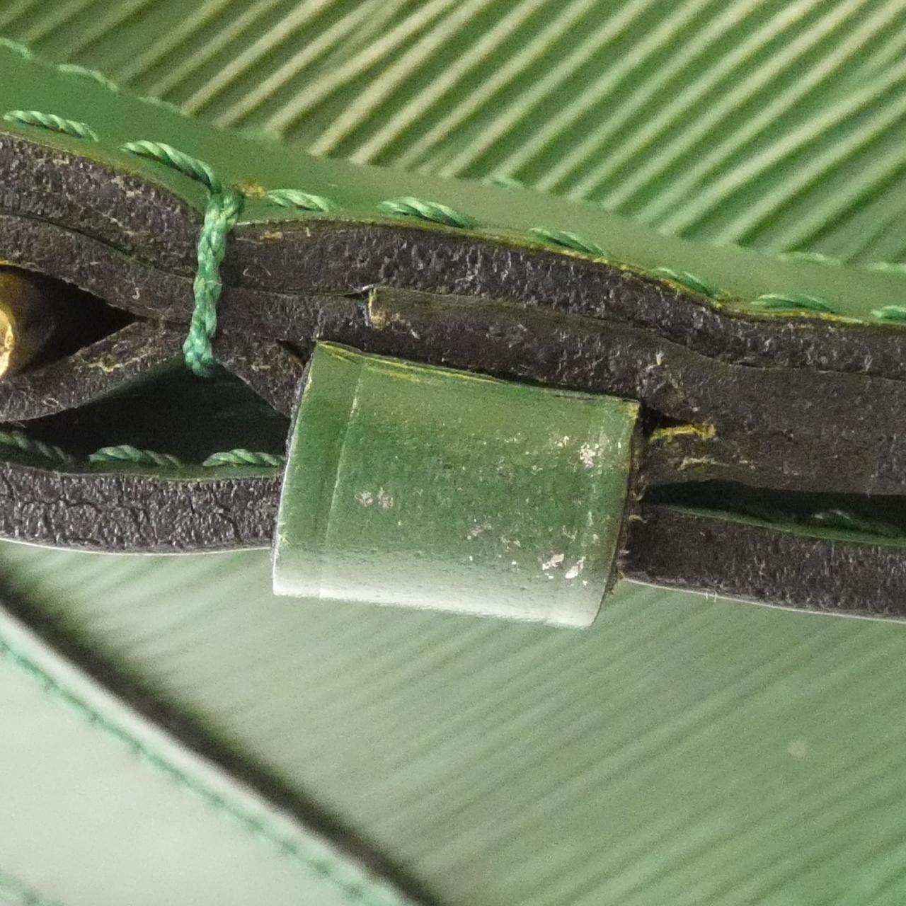 ルイヴィトン エピ ノエ M44004 ショルダーバッグ