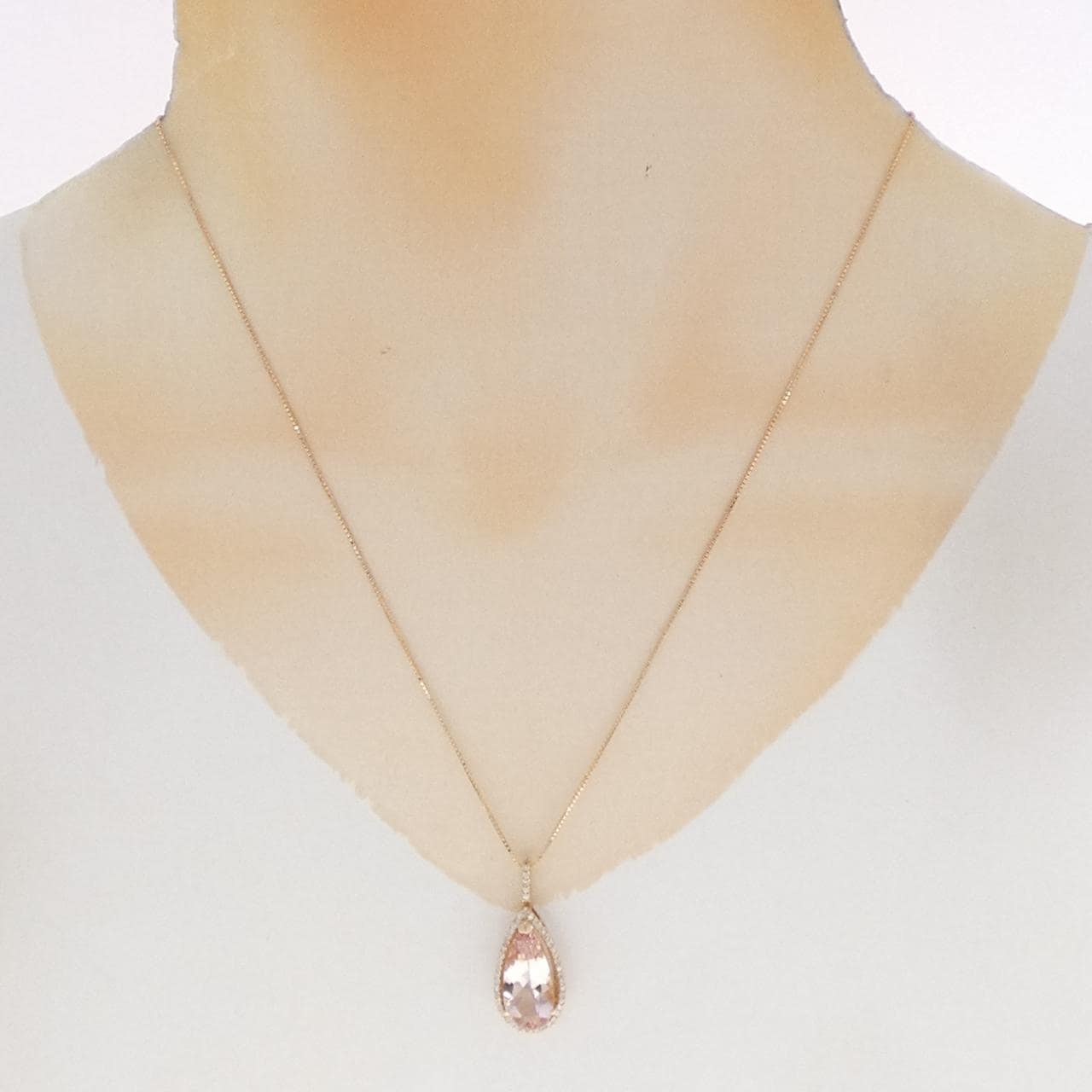 K18PG モルガナイト ネックレス 3.88CT