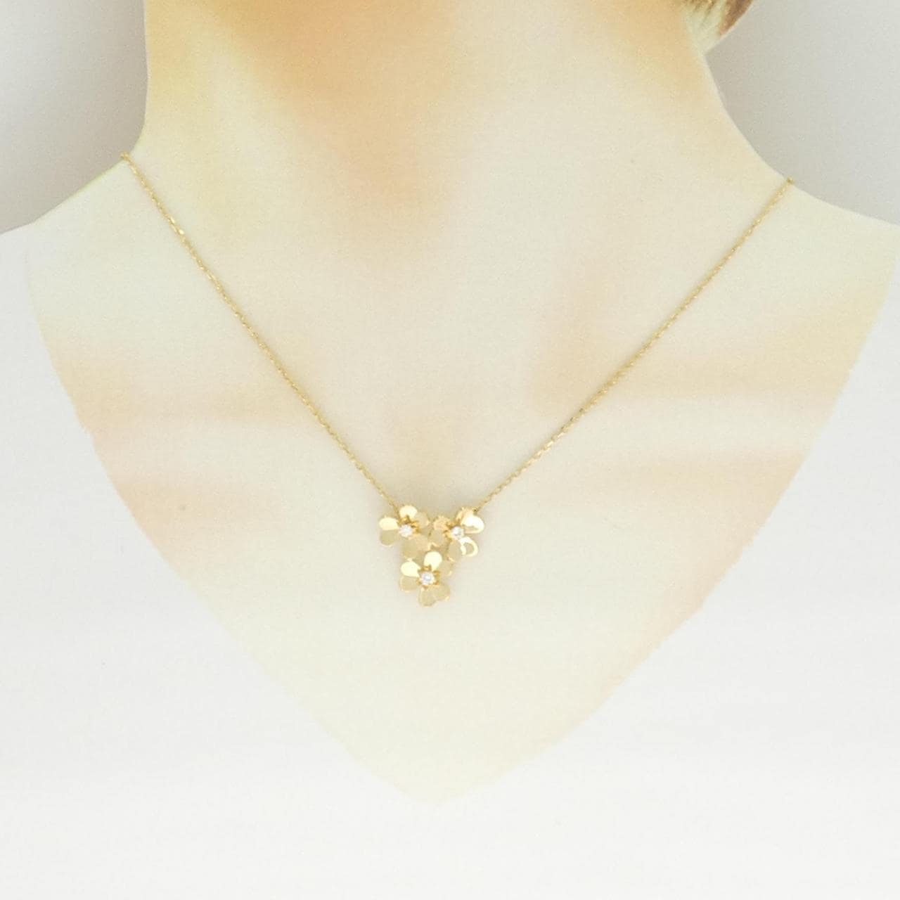 ヴァンクリーフ&アーペル フリヴォル 3フラワー ミニ ネックレス