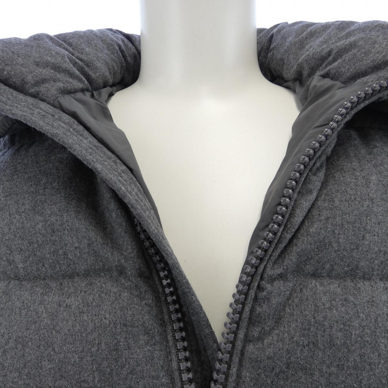 モンクレール MONCLER ダウンジャケット