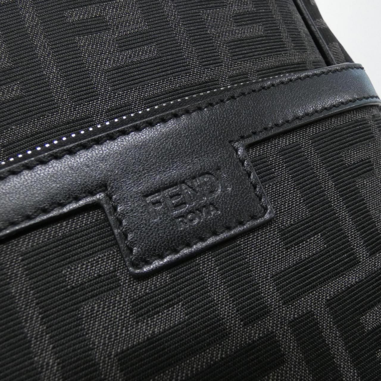 フェンディ 7VZ064 AG0M ショルダーバッグ