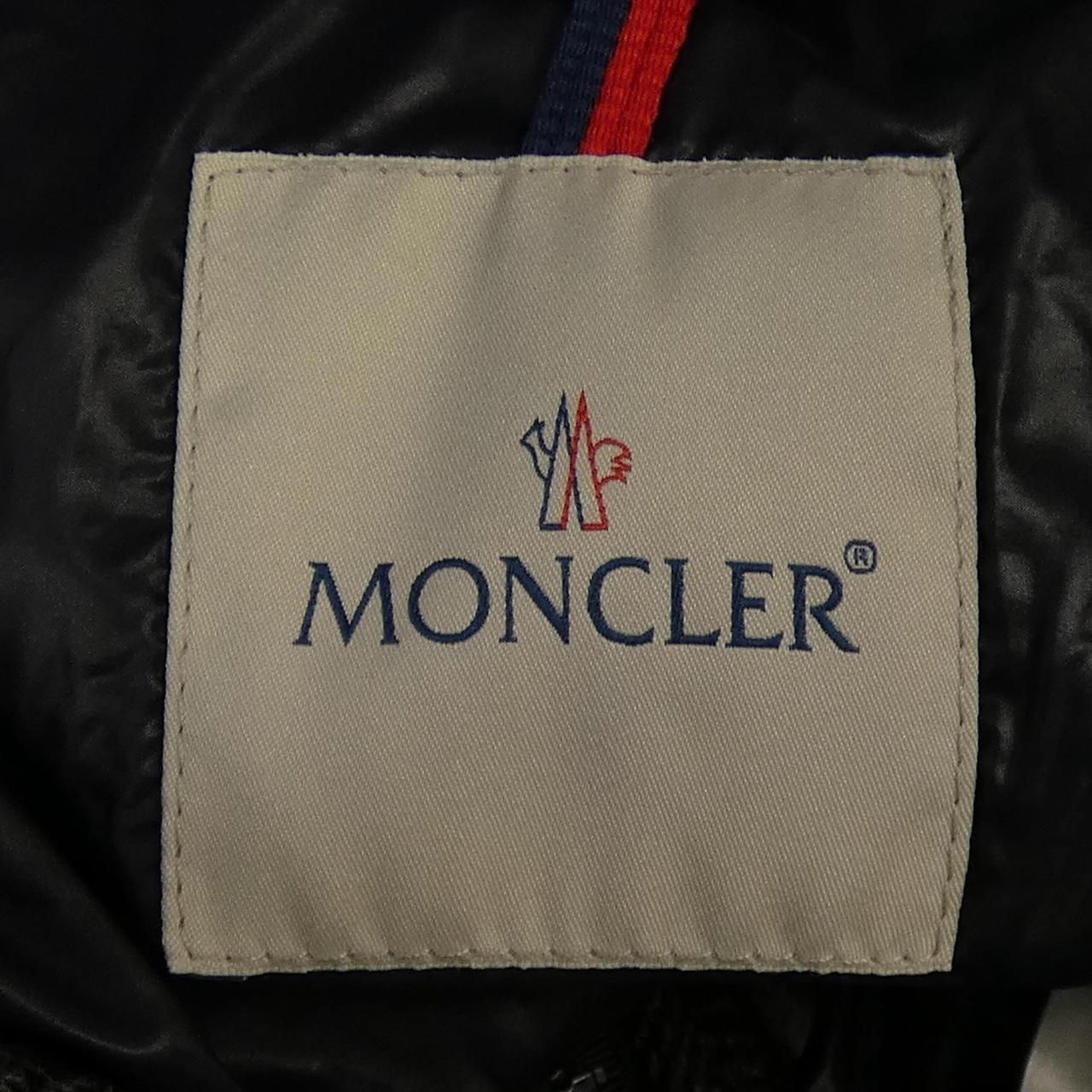 モンクレール MONCLER ダウンジャケット