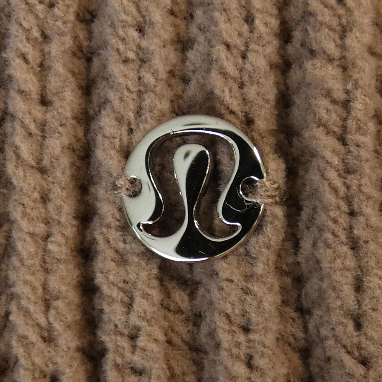 LULULEMON カーディガン