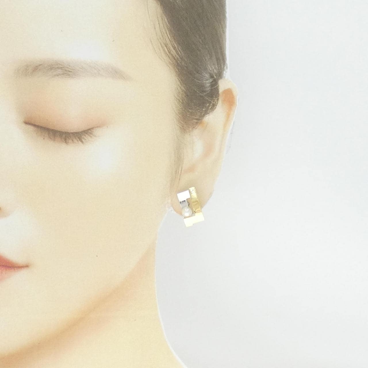 MIKIMOTO Akoya pearl earrings 5.0mm