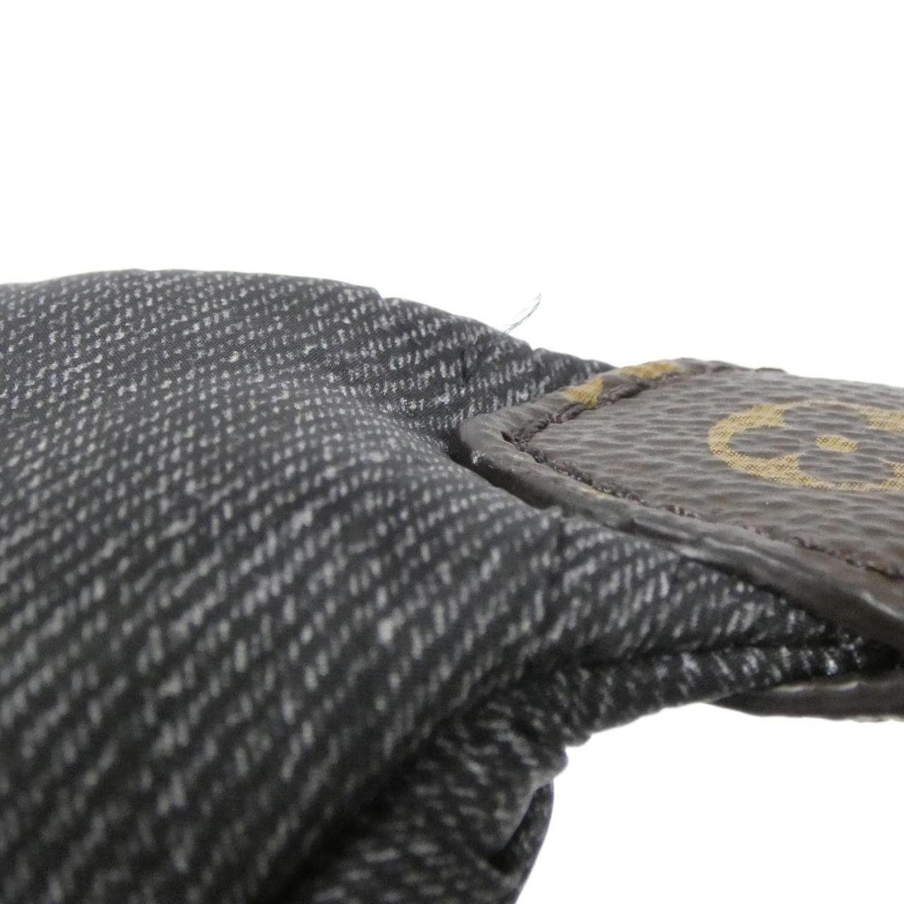 LOUIS VUITTON Puffy Glam (LV SKI) 高腰肩背包 M26542