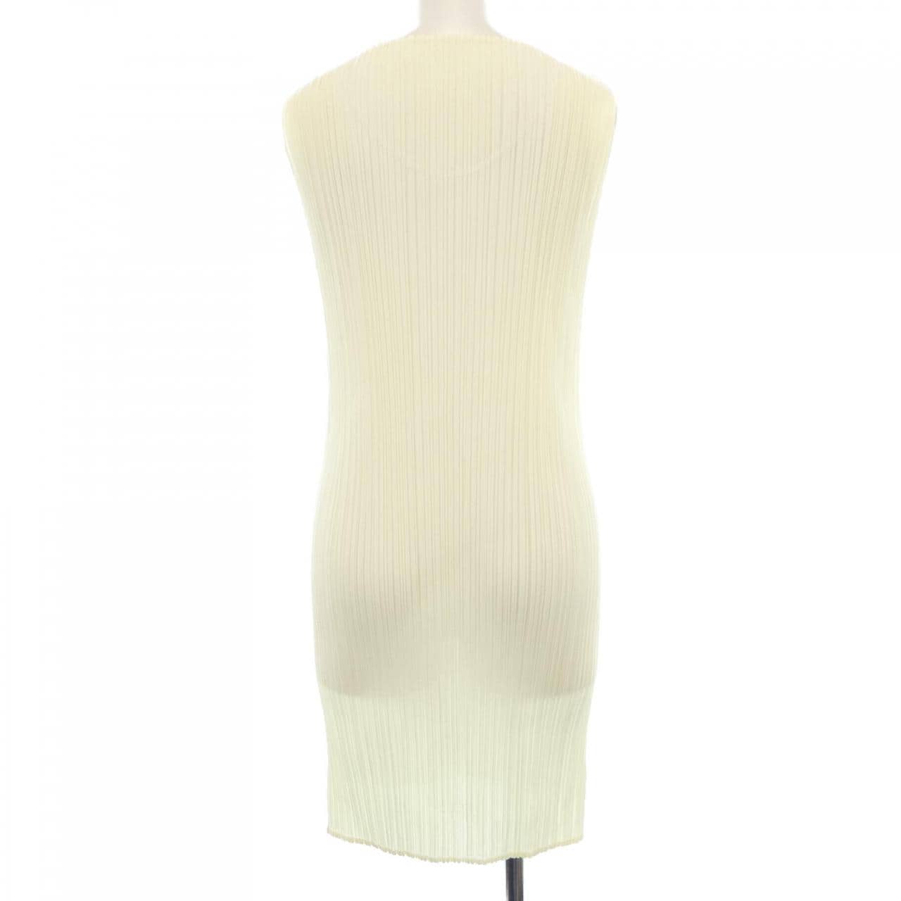 百褶PLEATS PLEASE上衣