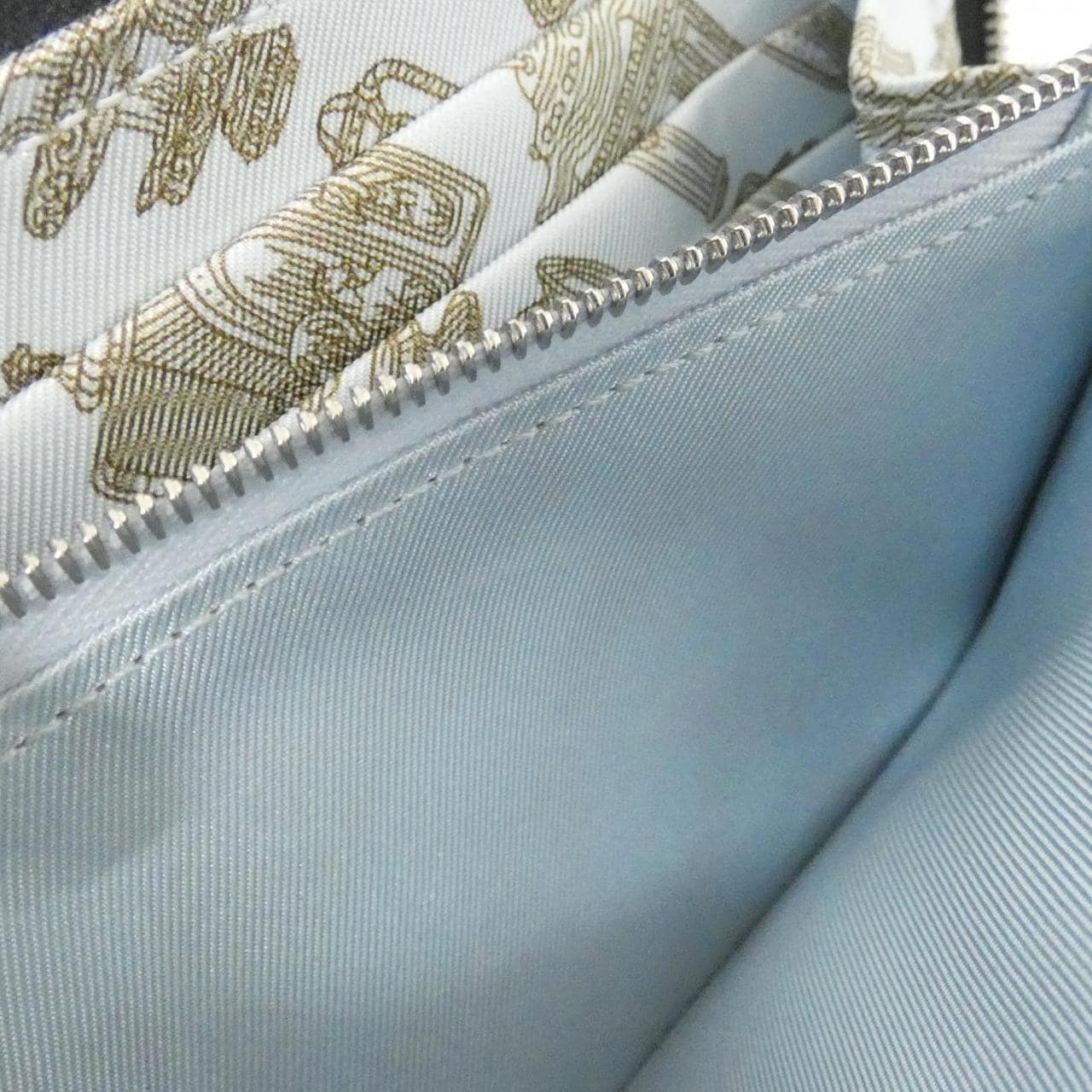 エルメス MERVILLEUSES LANTERNES シルク イン クラシック 086366CK 財布