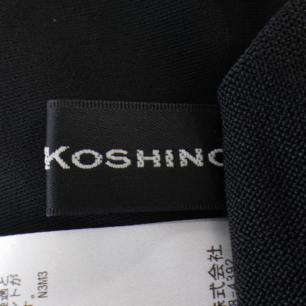 ヒロココシノ HIROKO KOSHINO トップス