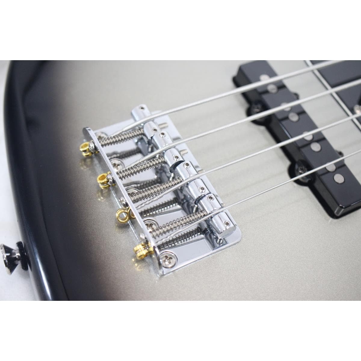 SQUIER TROY SANDERS JAGUAR BASS