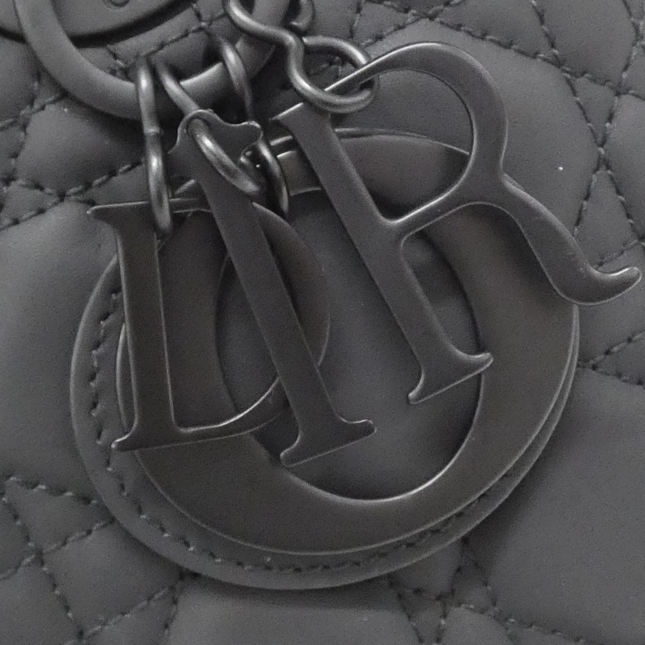 Christian DIOR Lady DIOR中 M0565SLOI 包