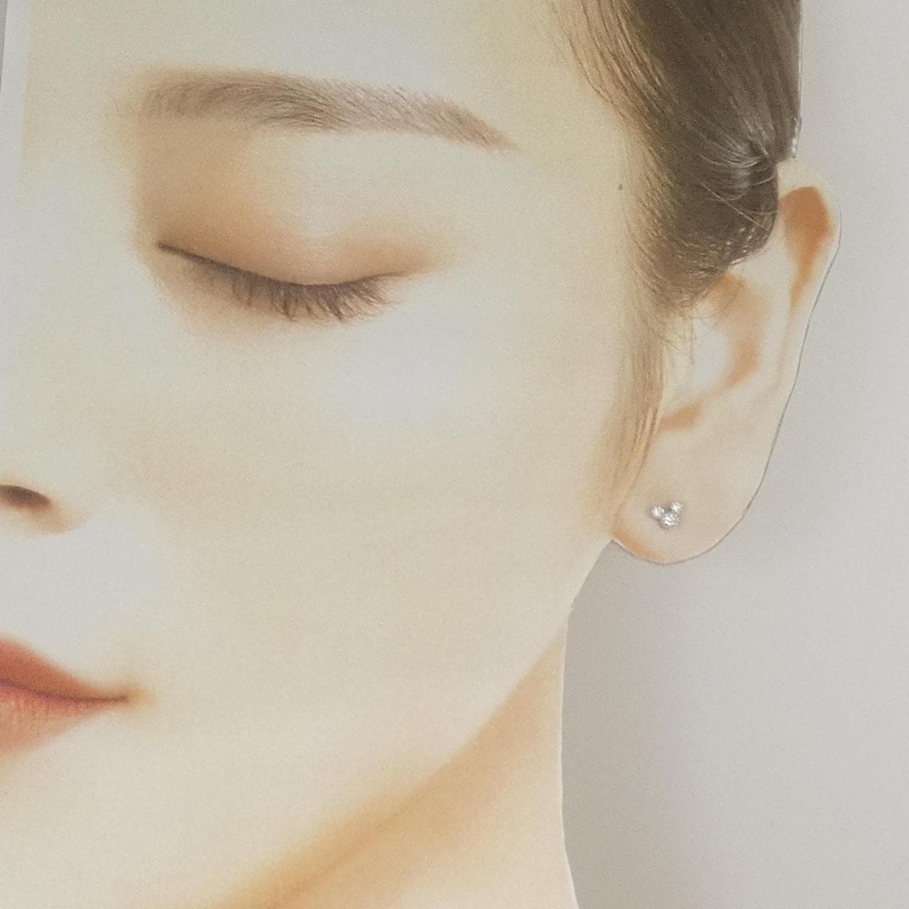 K18WG ダイヤモンド ピアス 片耳