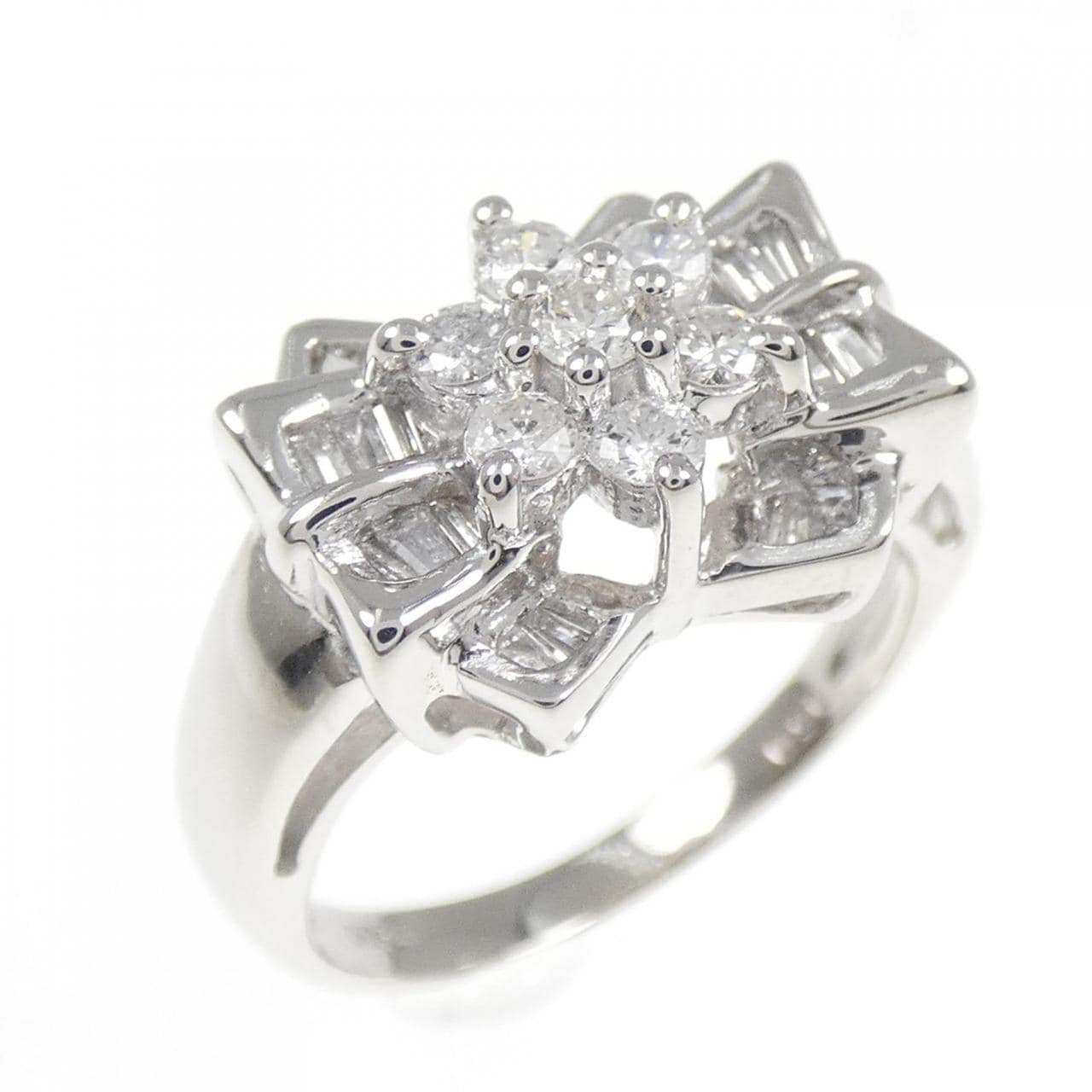 PT900 フラワー ダイヤモンド リング 0.90CT