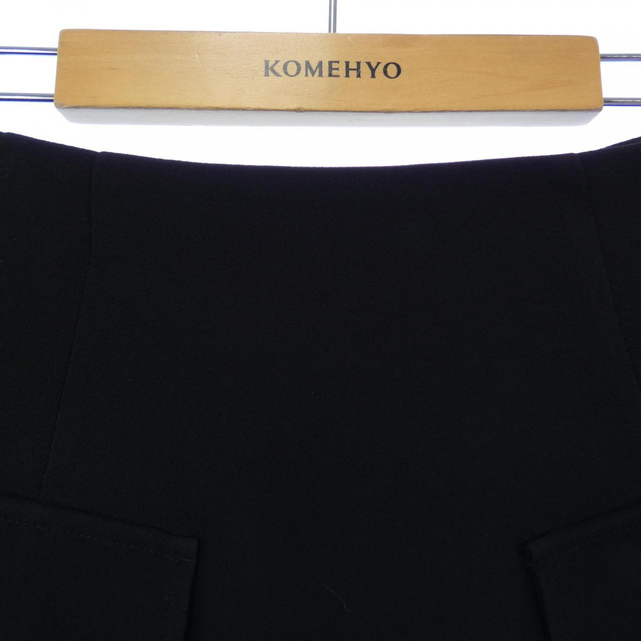 ヌメロヴェントゥーノ N°21 P23IN2M スカート