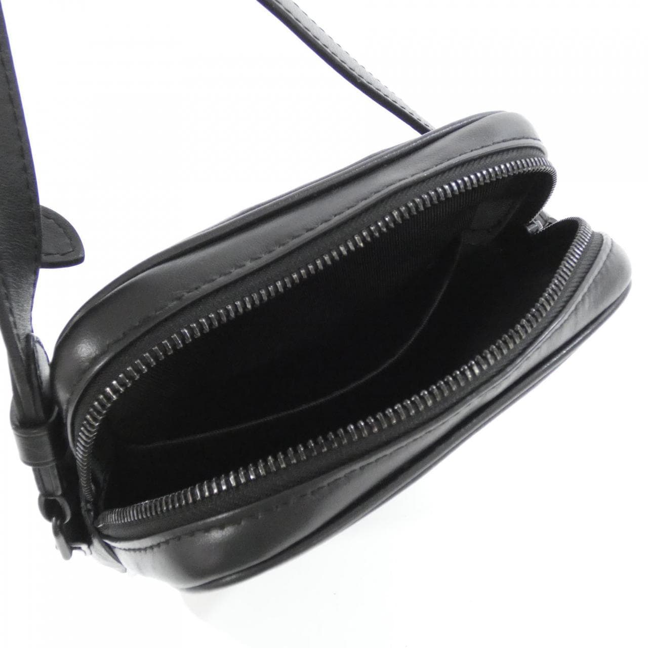 LOUIS VUITTON Monogram Shadow Danube NM PM M44972 单肩包