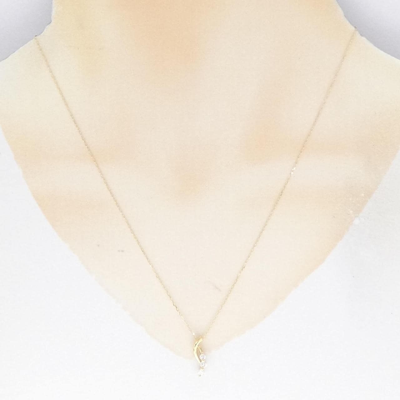 [BRAND NEW] K18YG Diamond necklace 0.18CT